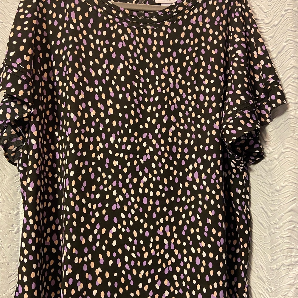 Liz Claiborne Black Short-Sleeve Top with Purple and Cream Dot Print